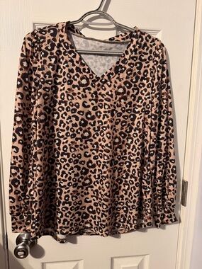 Women's Leopard Print V-Neck Long Sleeve Top - Tan/Black/Brown